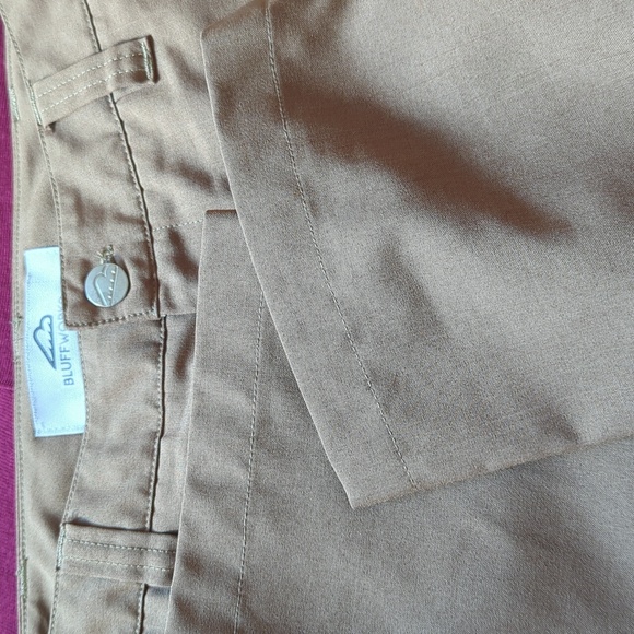 Bluffworks NYC Mens 30x32 Regular Tan Performance Chino Casual Pants EUC - Picture 4 of 10